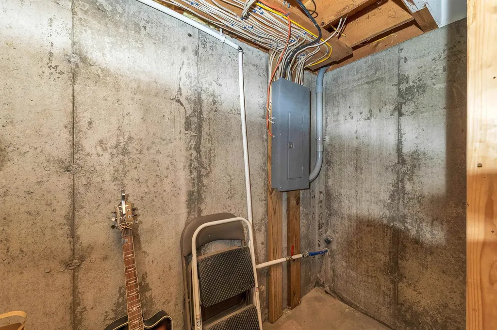 251 Hill Road Franklin NH 03235