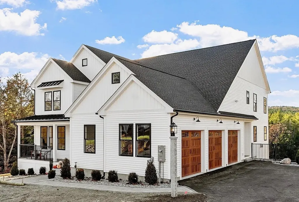 18 Sprague Mill Road Bedford NH 03110