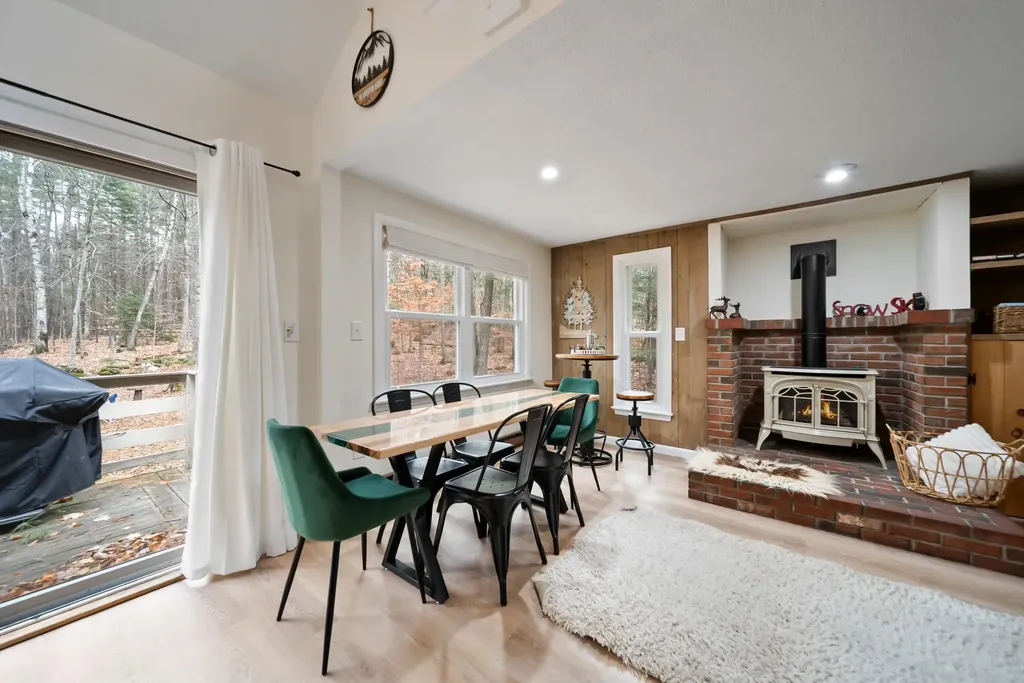 36 Briarcliff Circle Campton NH 03223