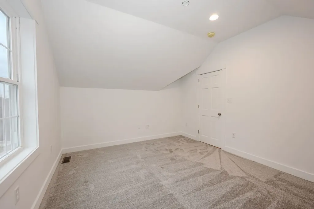 243 Middle Road Deerfield NH 03037