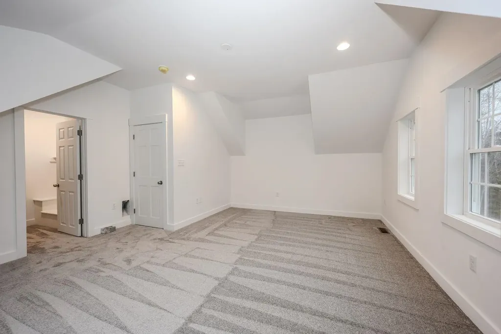 243 Middle Road Deerfield NH 03037