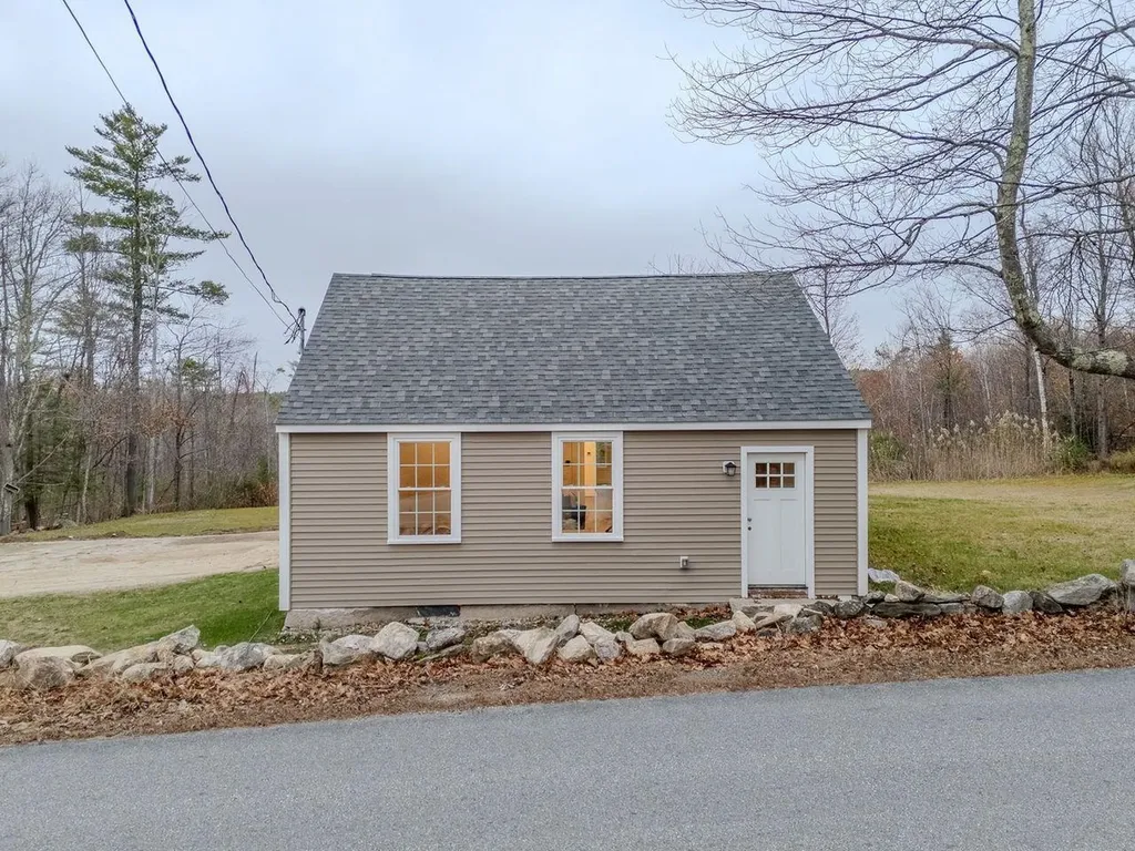 243 Middle Road Deerfield NH 03037
