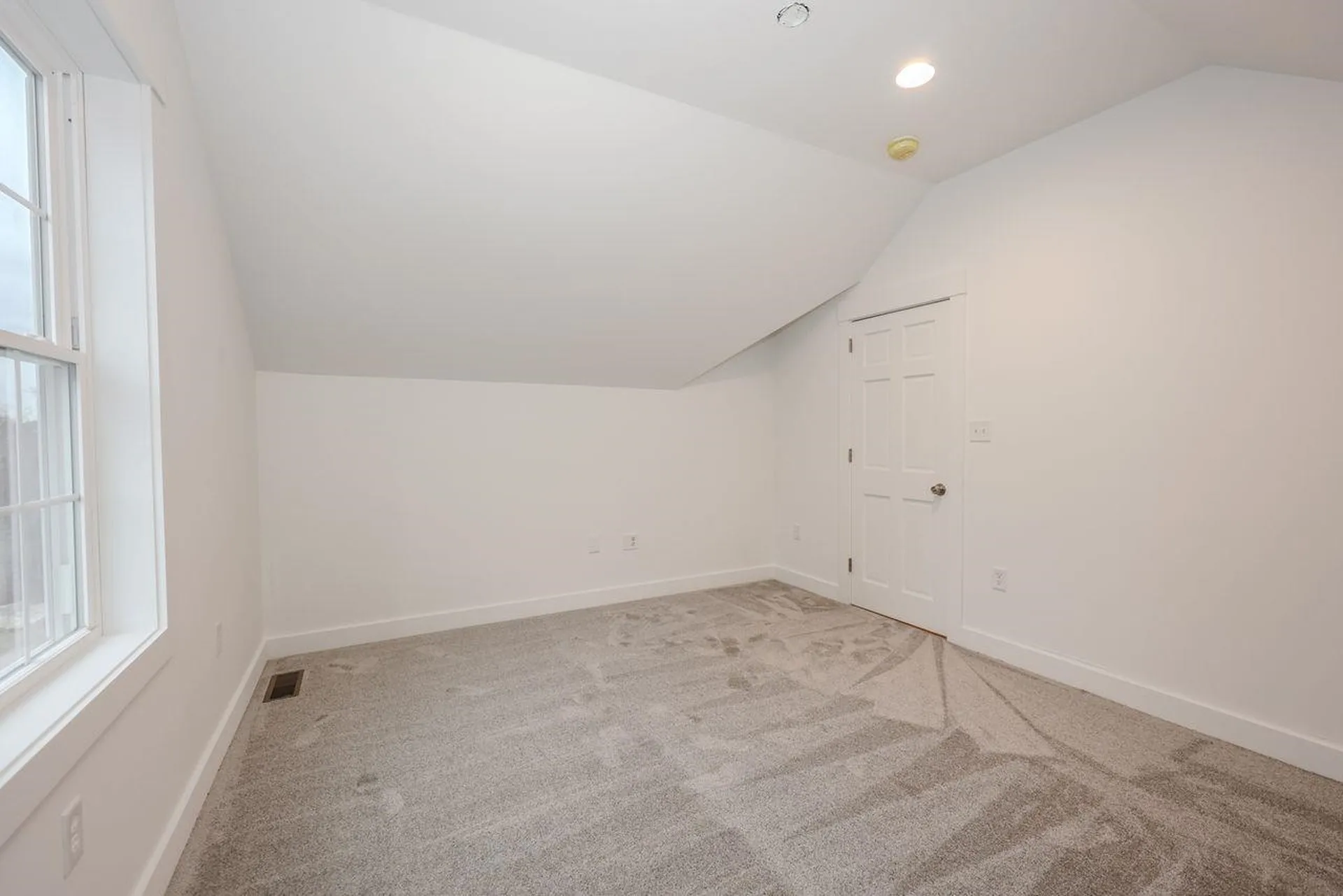 243 Middle Road Deerfield NH 03037