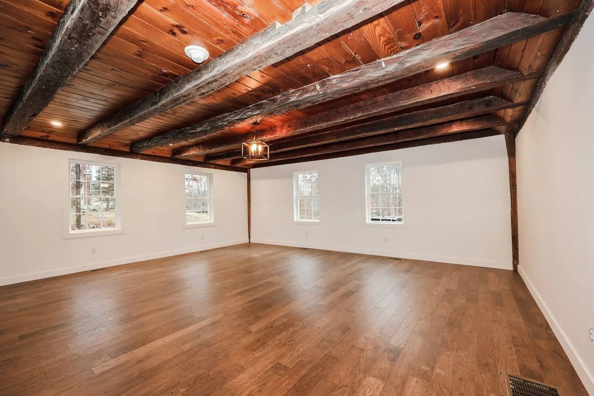 243 Middle Road Deerfield NH 03037