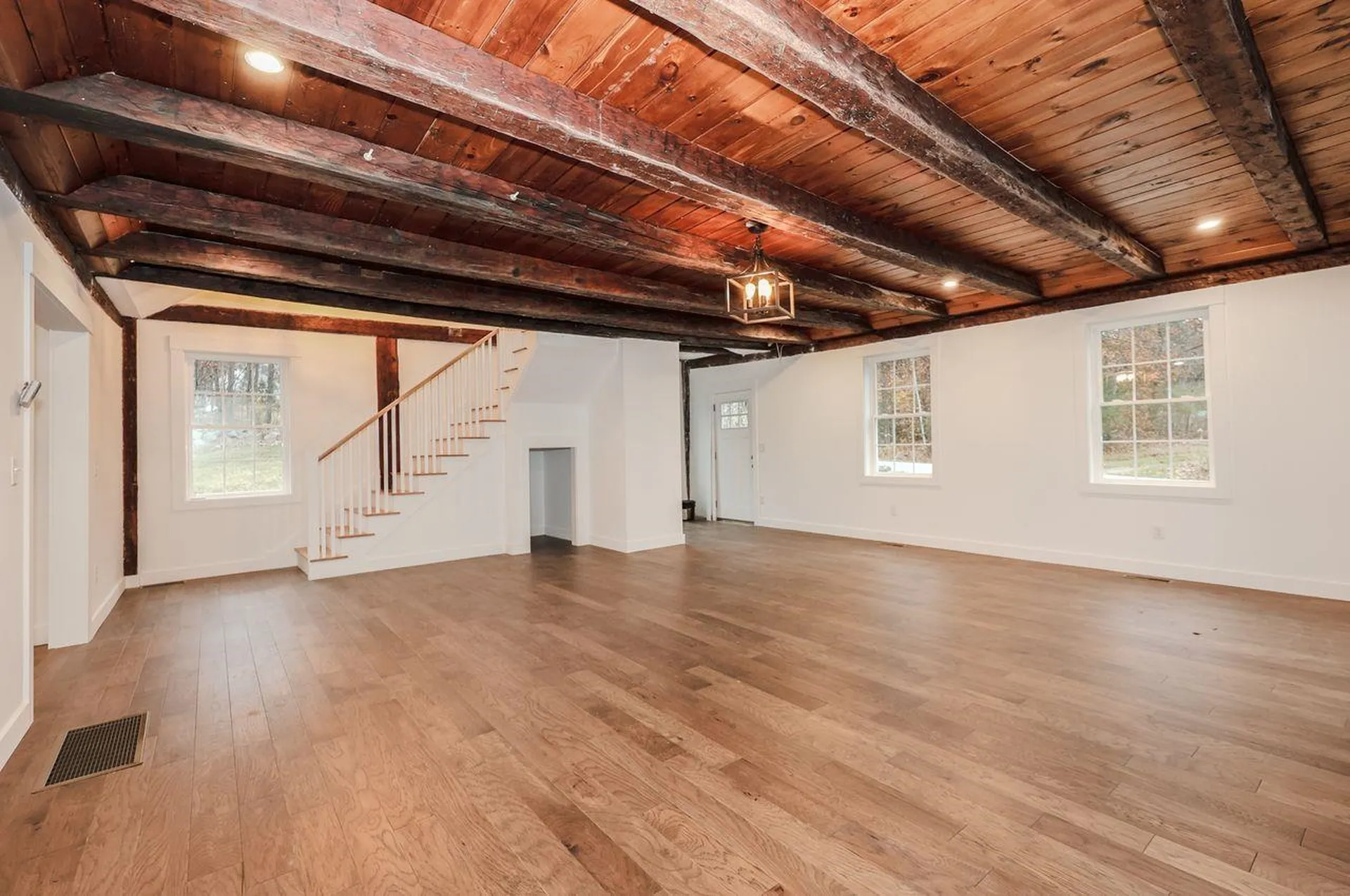 243 Middle Road Deerfield NH 03037