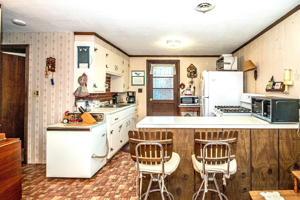 13 Benson Road Ossipee NH 03814