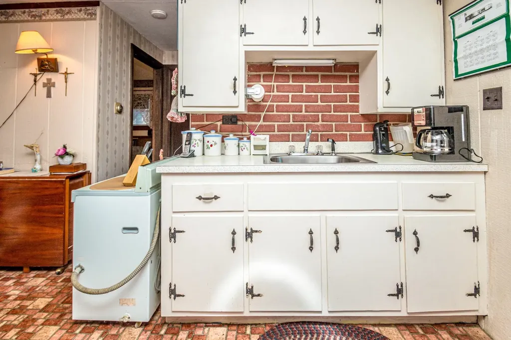 13 Benson Road Ossipee NH 03814