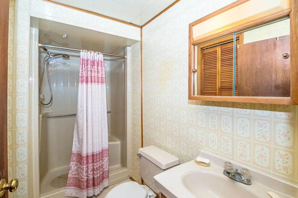 13 Benson Road Ossipee NH 03814