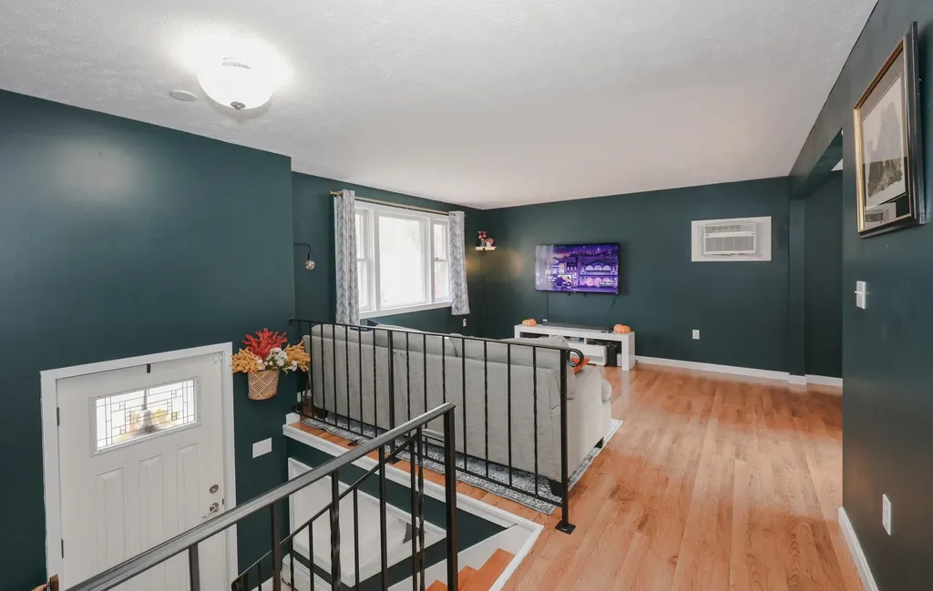 6 Foxglove Terrace Concord NH 03303