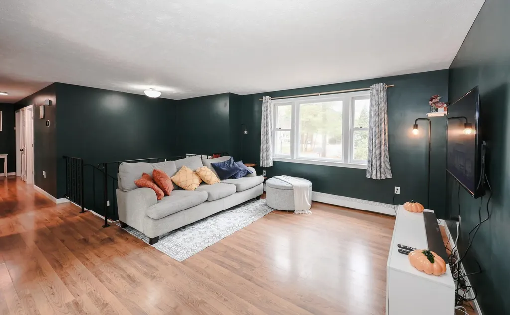 6 Foxglove Terrace Concord NH 03303