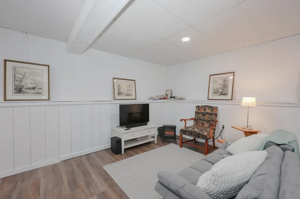 6 Foxglove Terrace Concord NH 03303