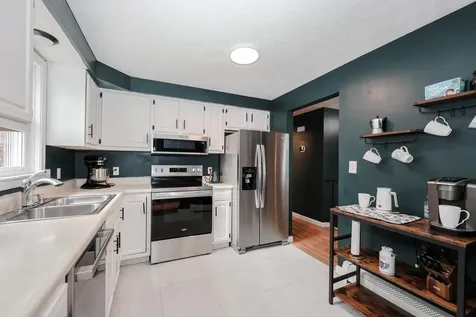 6 Foxglove Terrace Concord NH 03303