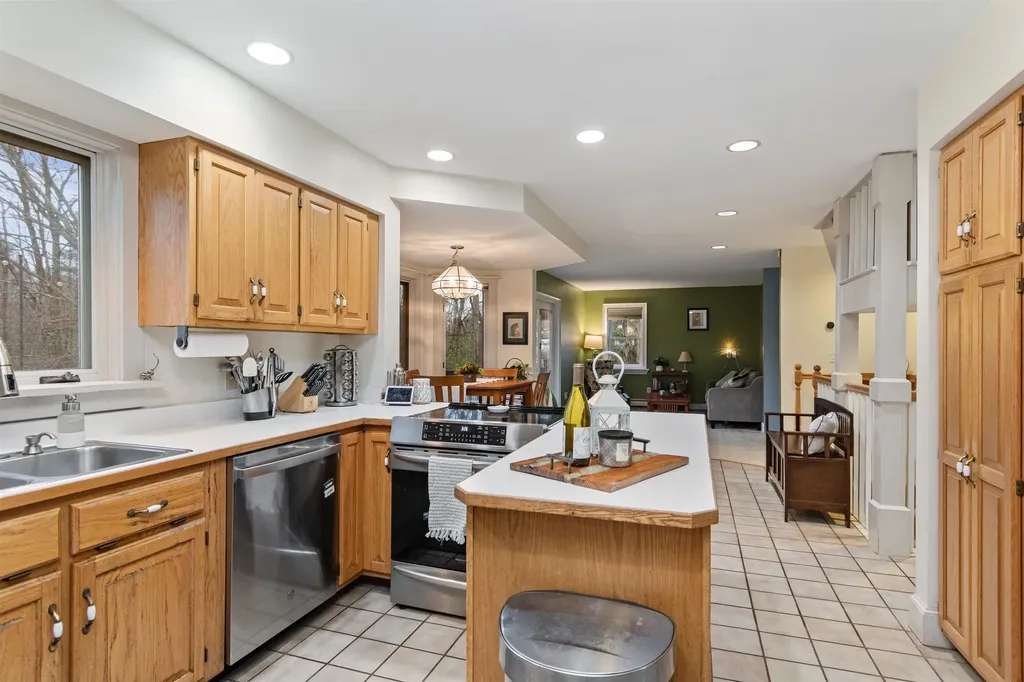 291 Old Stage Road Essex VT 05452