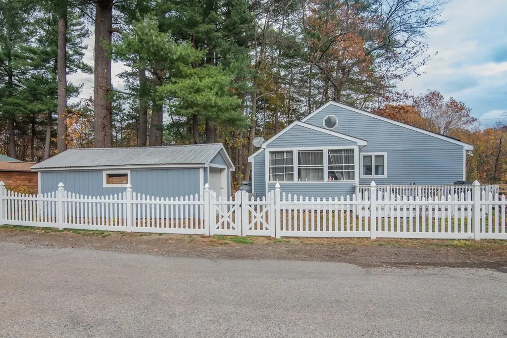 33 Pillsbury Road Sandown NH 03873