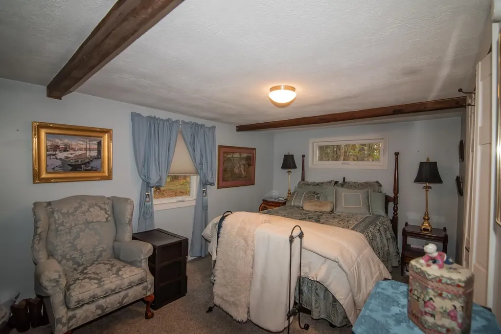 33 Pillsbury Road Sandown NH 03873