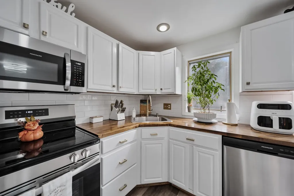 69 Birch Glen Drive Bennington NH 03442