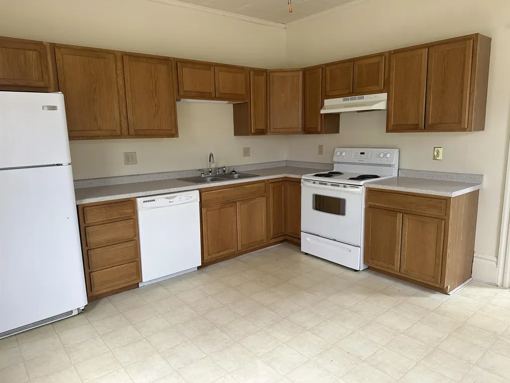 14 Pleasant Street Sanford ME 04083