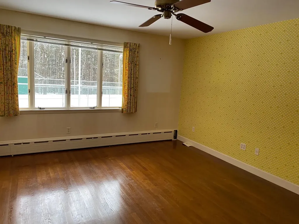 19 Bartlett Avenue Nashua NH 03064