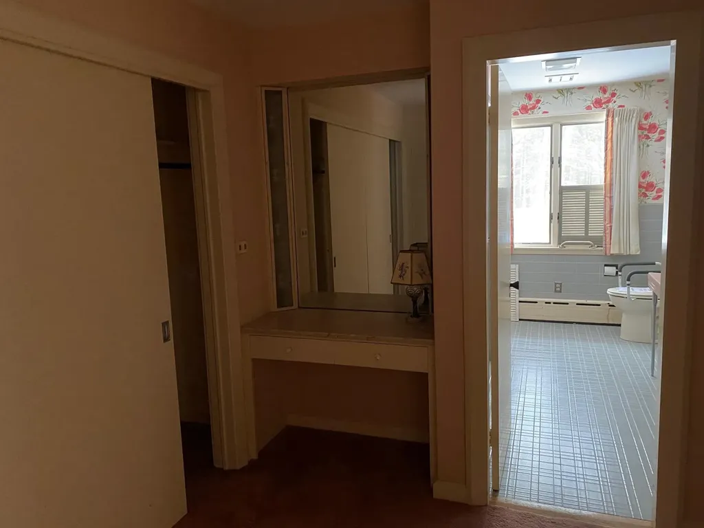 19 Bartlett Avenue Nashua NH 03064