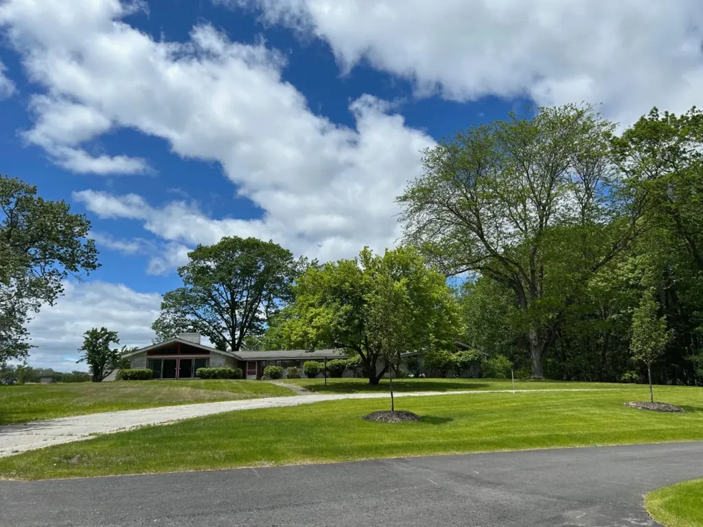 19 Bartlett Avenue Nashua NH 03064