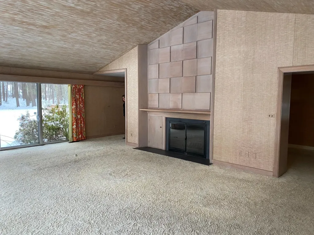 19 Bartlett Avenue Nashua NH 03064