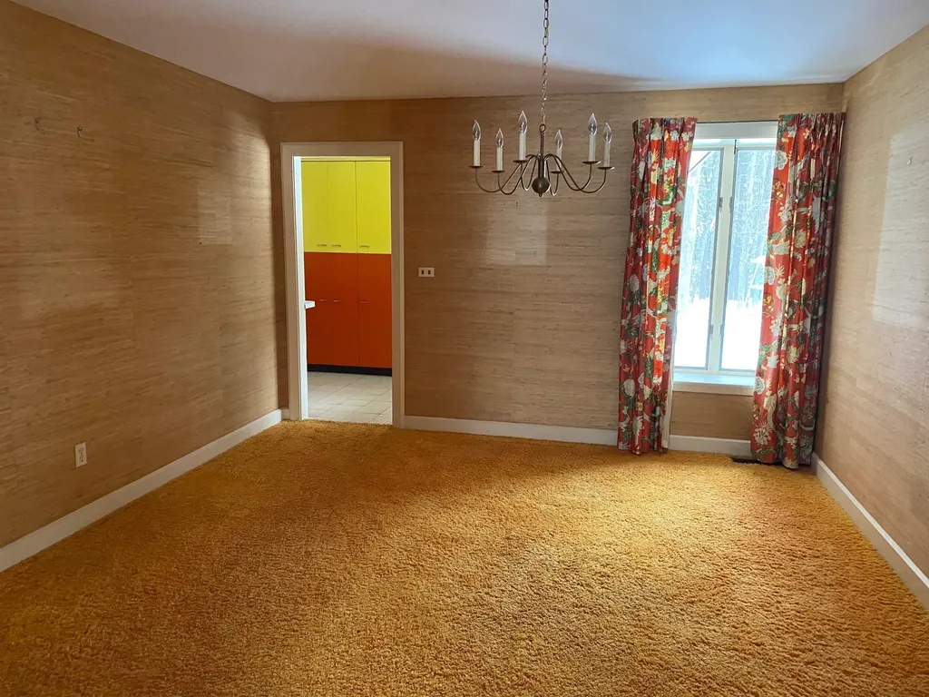 19 Bartlett Avenue Nashua NH 03064