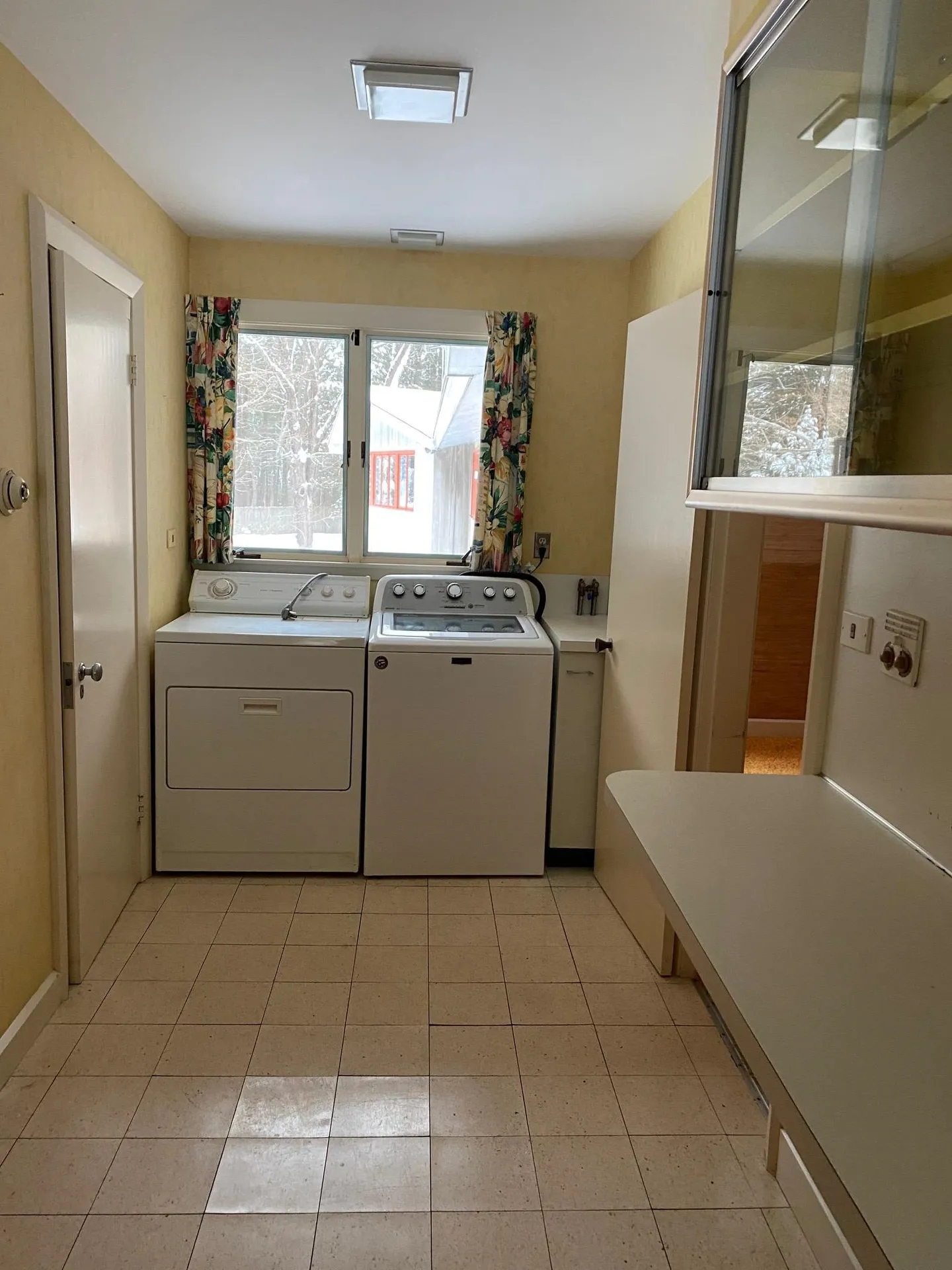 19 Bartlett Avenue Nashua NH 03064