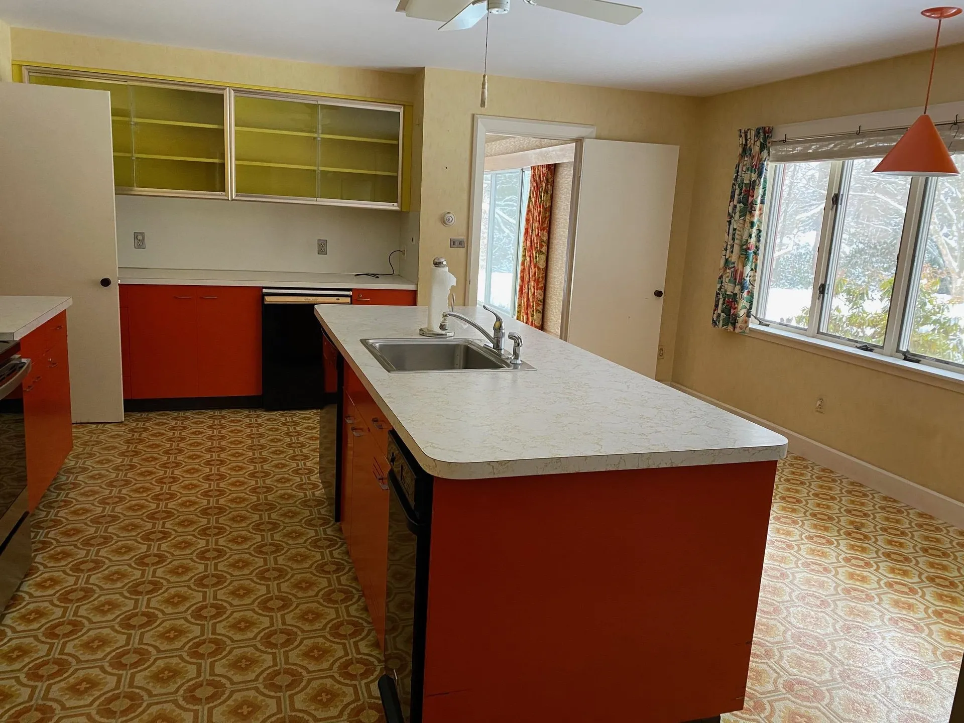 19 Bartlett Avenue Nashua NH 03064