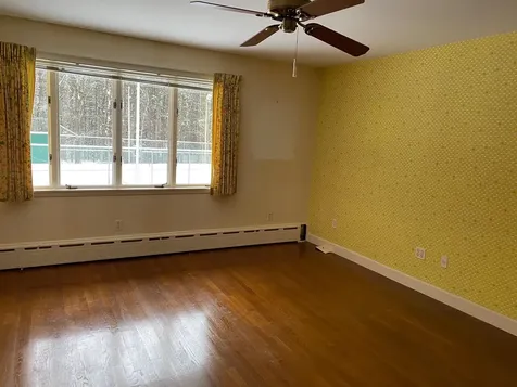 19 Bartlett Avenue Nashua NH 03064