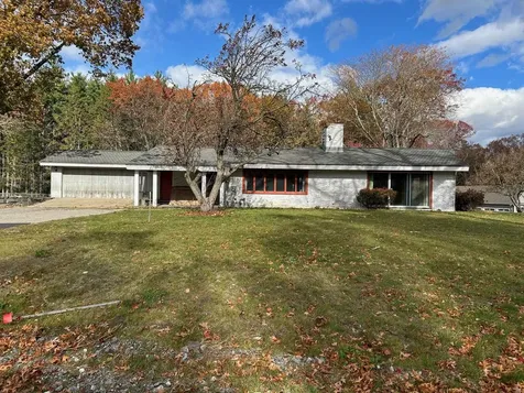 19 Bartlett Avenue Nashua NH 03064