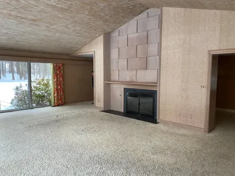 19 Bartlett Avenue Nashua NH 03064