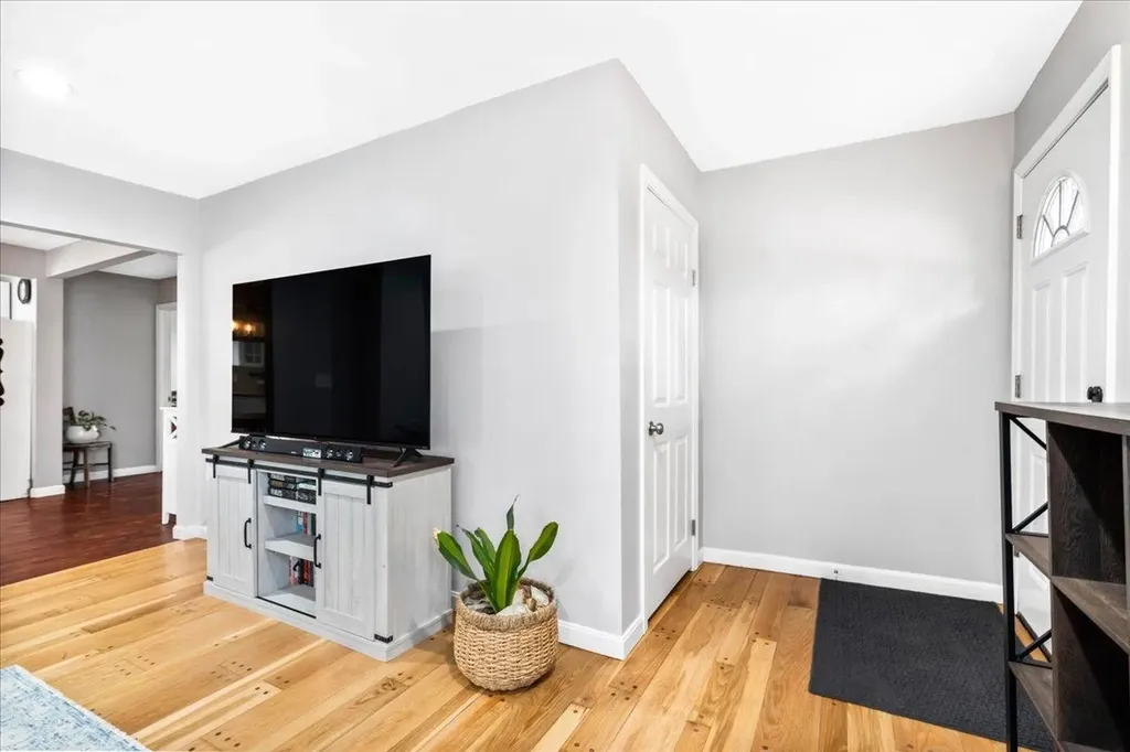 4481 Brown Avenue Manchester NH 03103