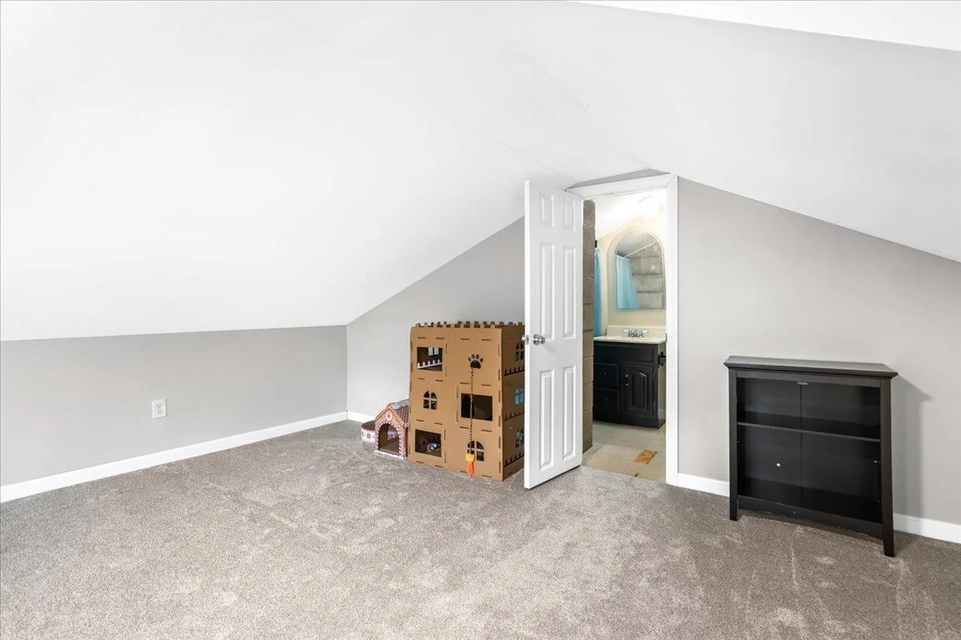 4481 Brown Avenue Manchester NH 03103