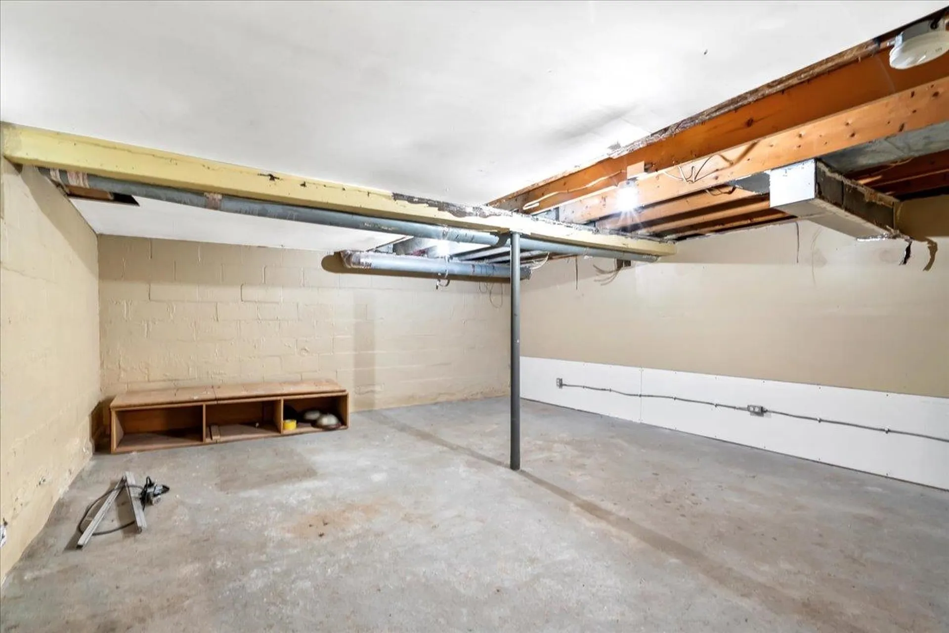 4481 Brown Avenue Manchester NH 03103