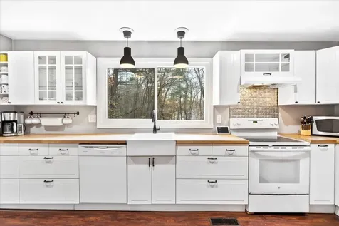 4481 Brown Avenue Manchester NH 03103