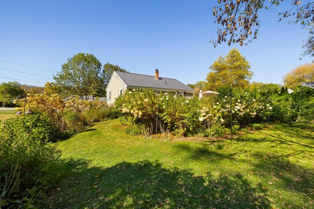 17 Alderwood Court Claremont NH 03743