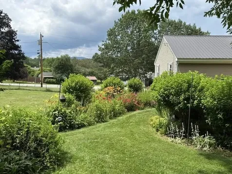 17 Alderwood Court Claremont NH 03743