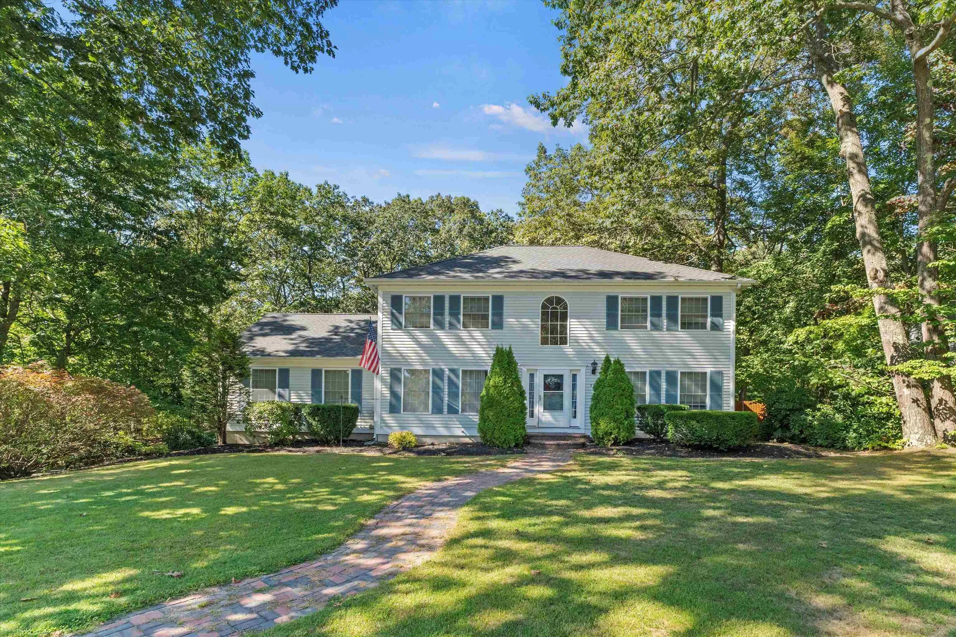 18 Julia Drive Hooksett NH 03106