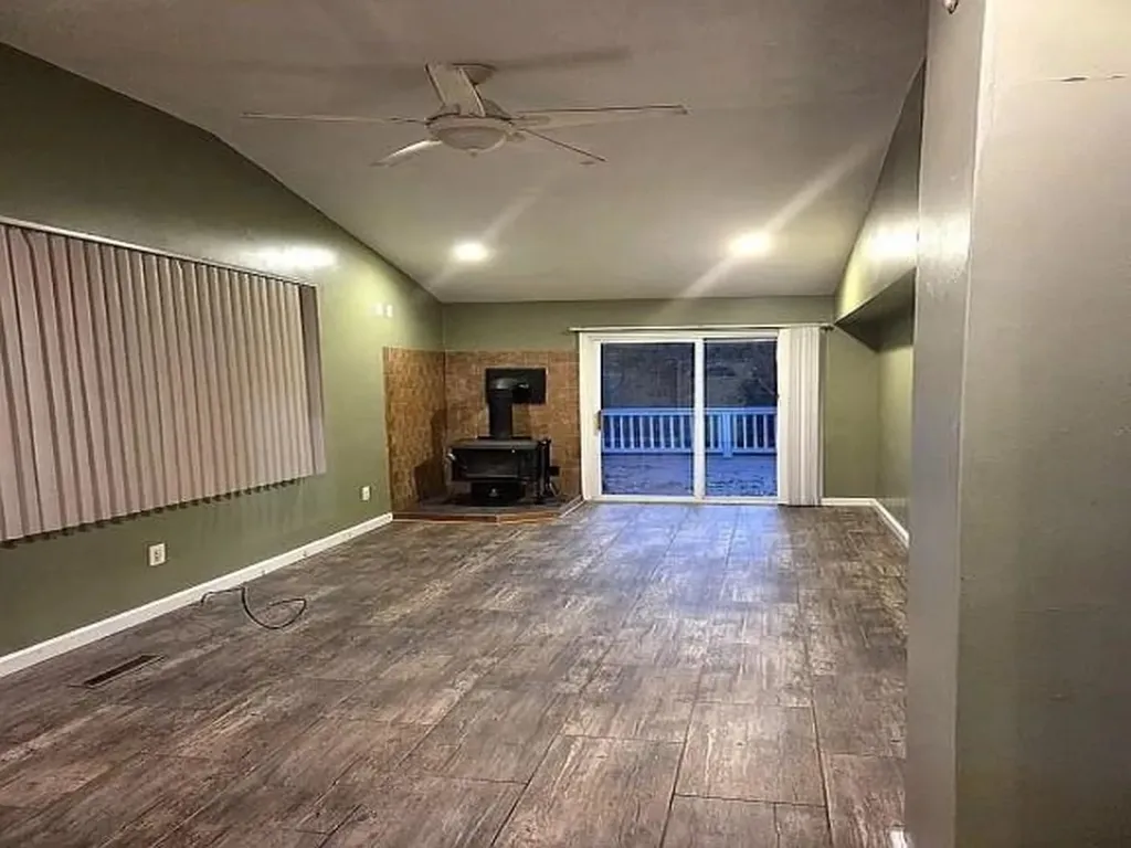 6 Hilda Avenue Derry NH 03038