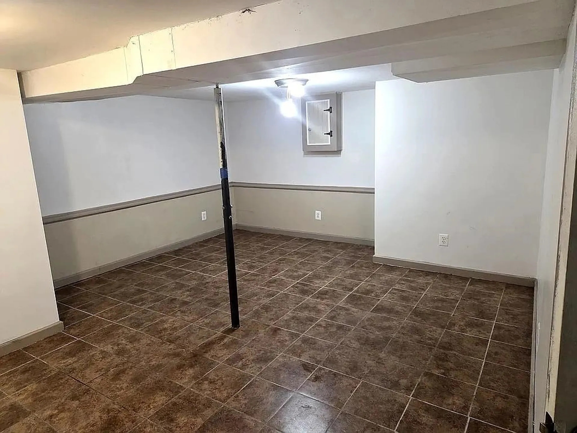 6 Hilda Avenue Derry NH 03038