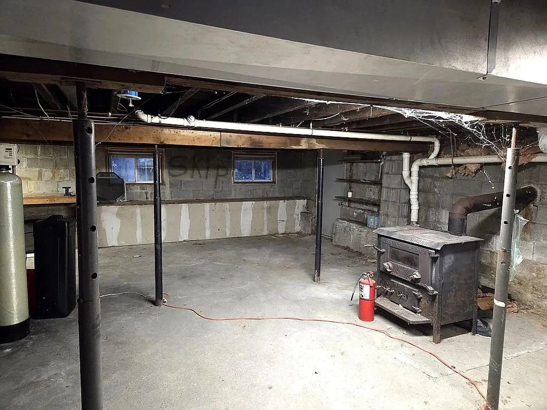 6 Hilda Avenue Derry NH 03038