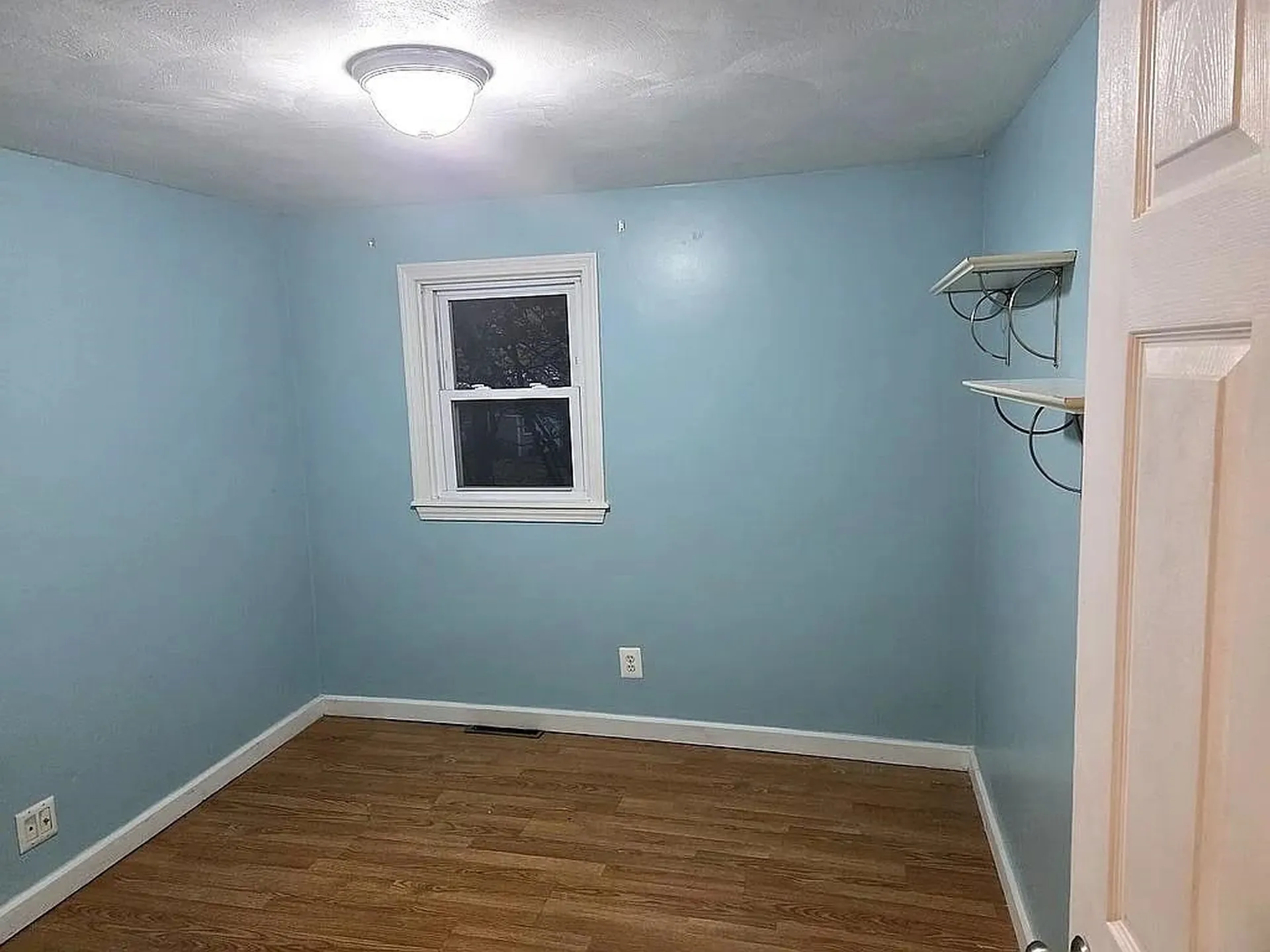 6 Hilda Avenue Derry NH 03038