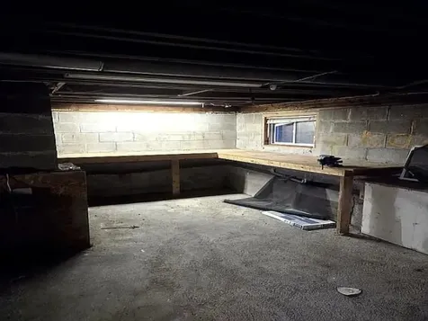 6 Hilda Avenue Derry NH 03038