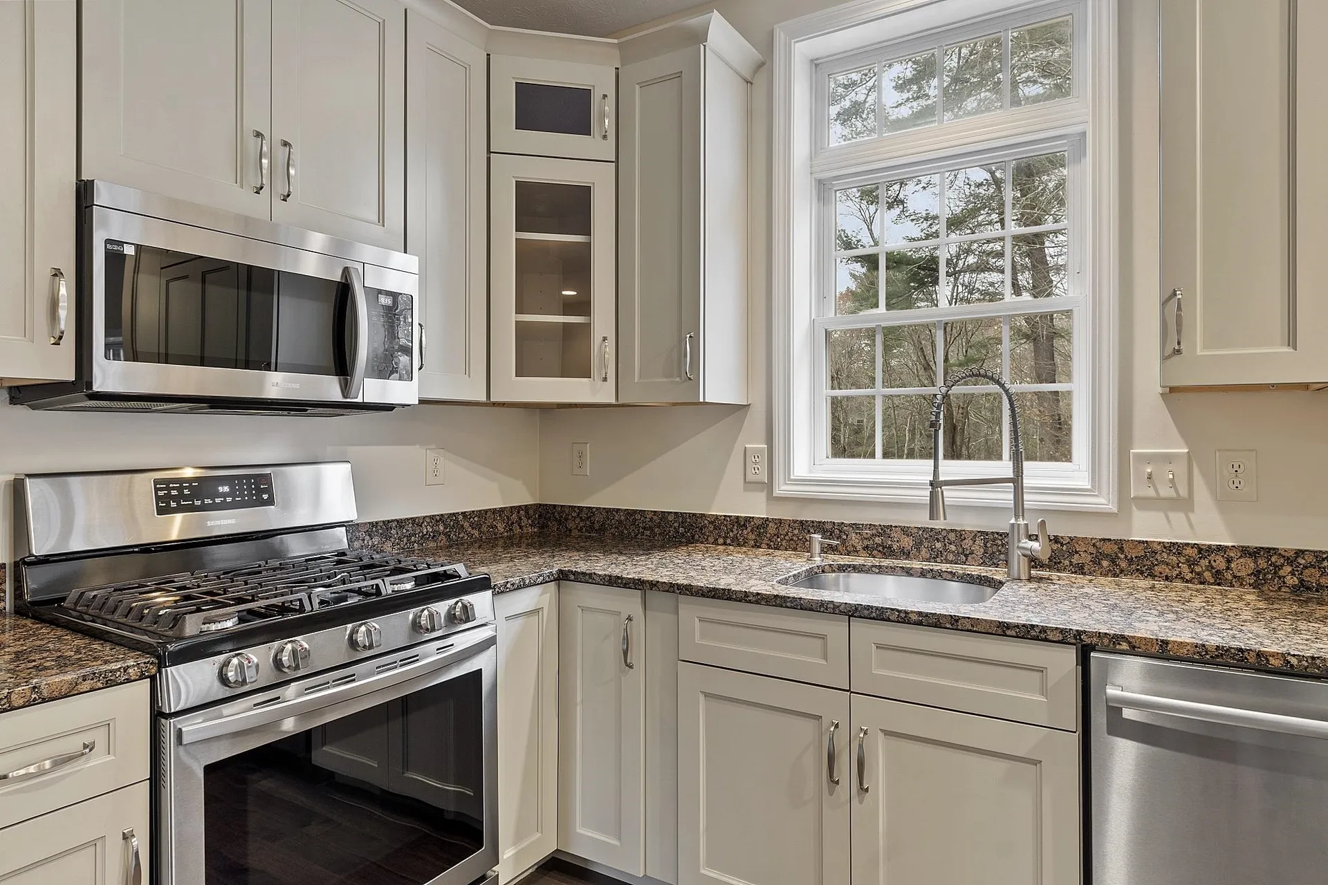 53 Barnside Drive Bedford NH 03110