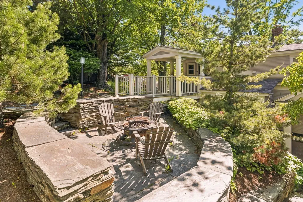 299 Mountain Road Stowe VT 05672