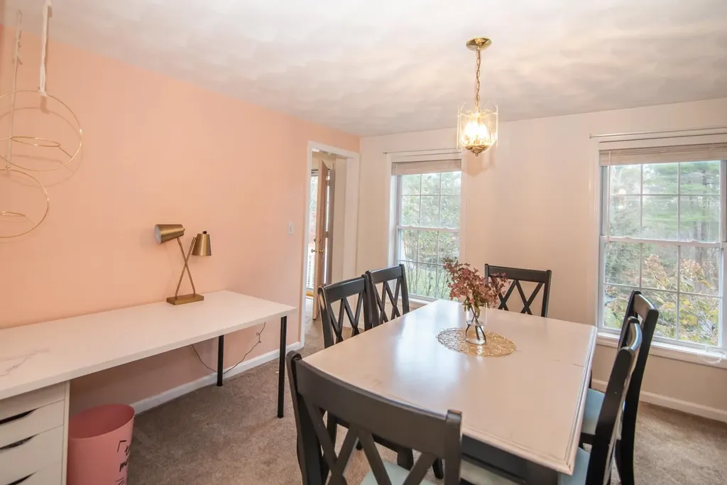 9 Abbey Road Raymond NH 03077