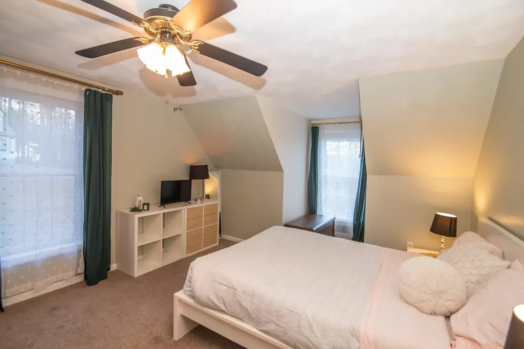 9 Abbey Road Raymond NH 03077