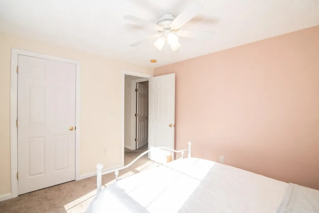 9 Abbey Road Raymond NH 03077