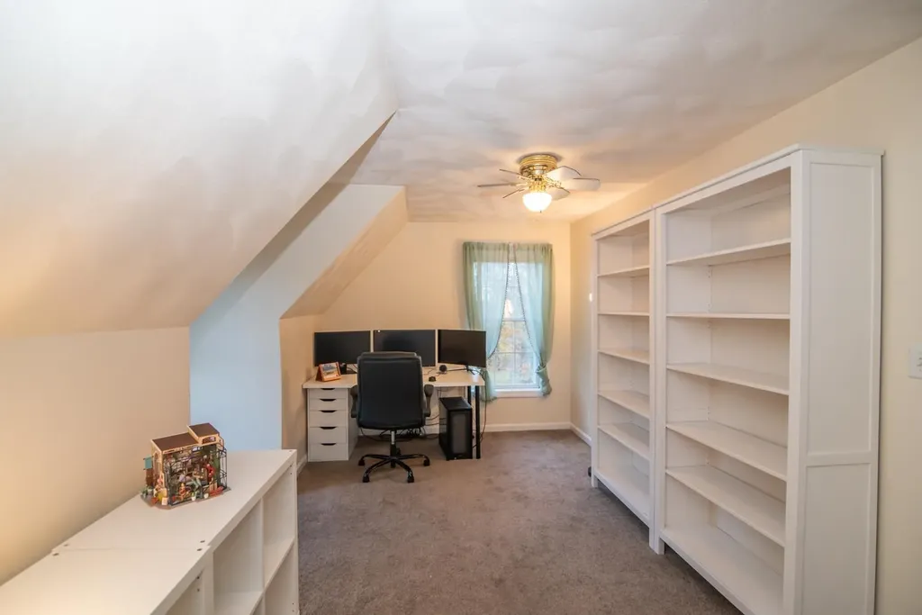 9 Abbey Road Raymond NH 03077