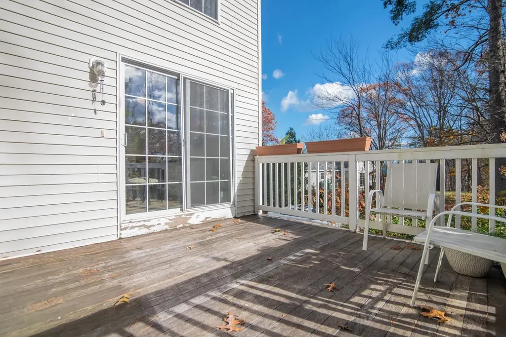 9 Abbey Road Raymond NH 03077